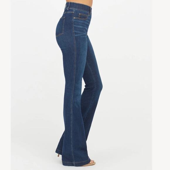 Spanx Flare Pull-On Flare Jeans in "Midnight" Dark Wash Size 1X - Picture 3 of 14